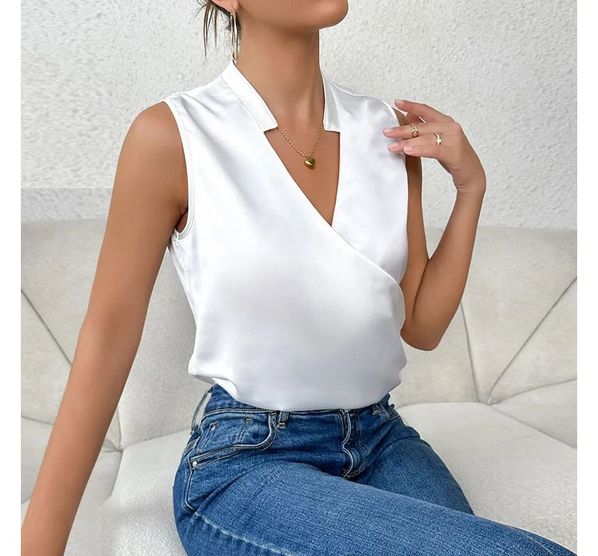 Femme™ | Classic Sleeveless Solid Blouse