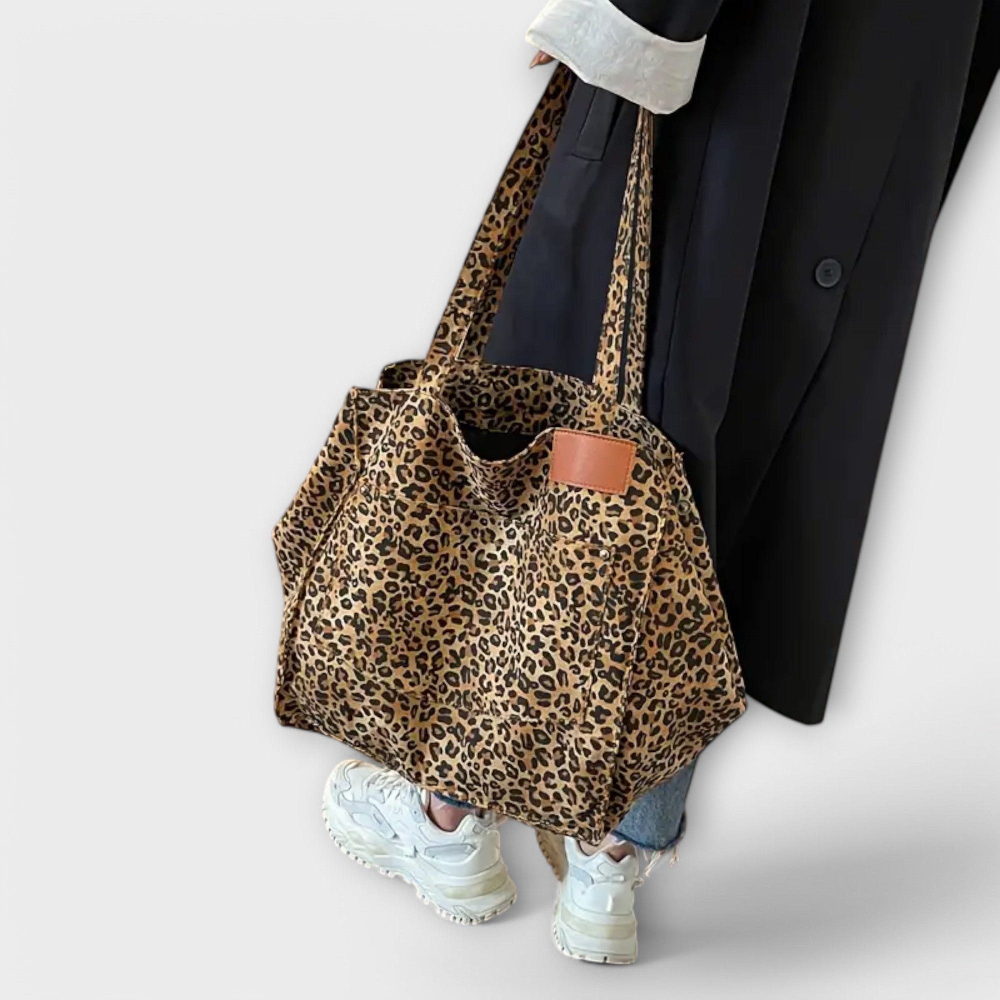 Femme™ | Elegant Leopard Print Canvas Shoulder Bag